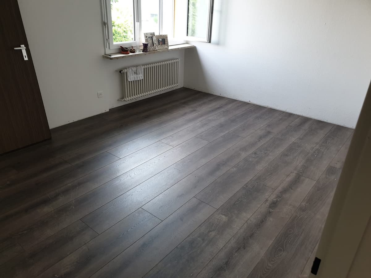 Bodenbeläge Verlegung Projekt in Kloten