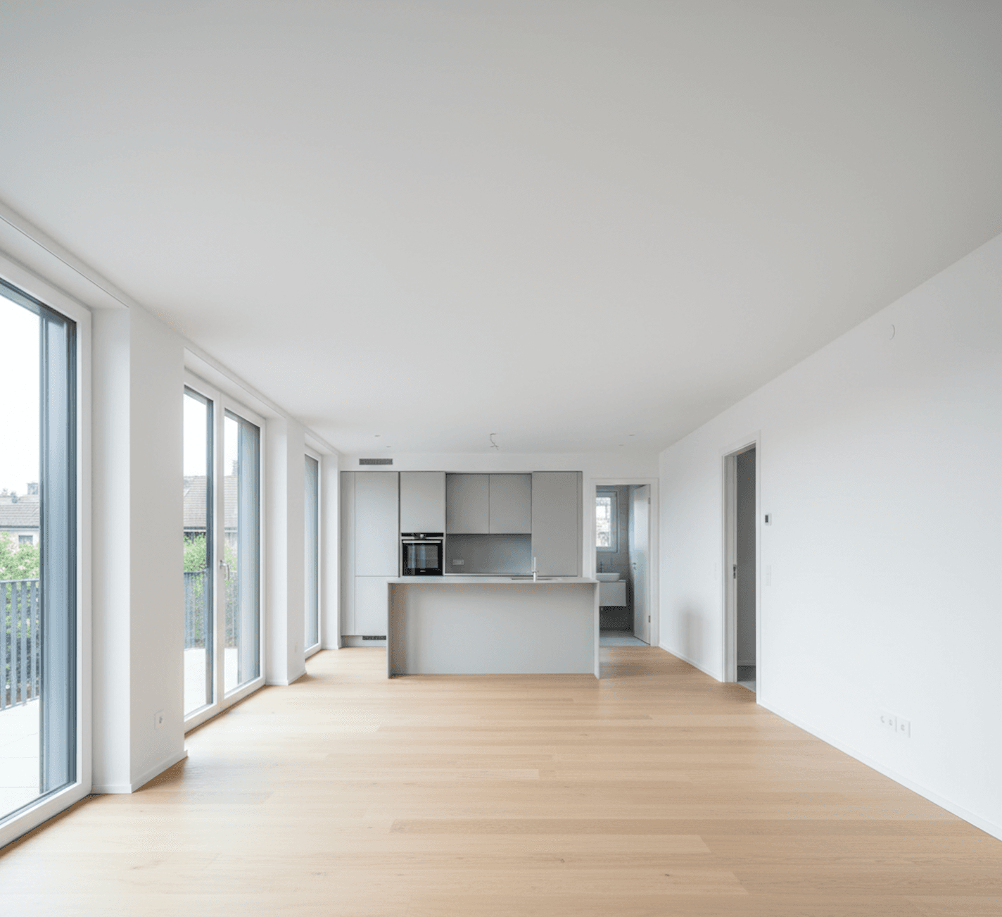 Bezugsfertiger Neubau mit frischen Wänden